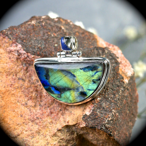 Spectrolite Sterling silver pendant with inlaid bail